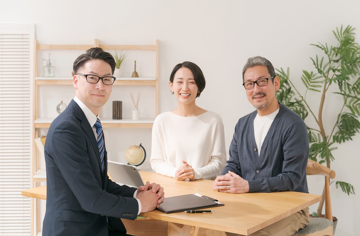 商談中のスタッフ